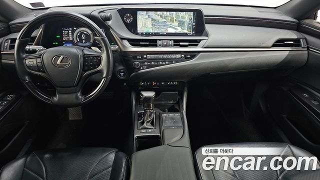 Lexus ES — interior