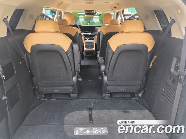 Kia Carnival — interior