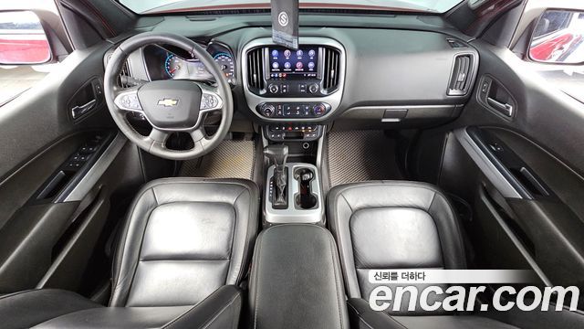 Chevrolet Korea Colorado — interior