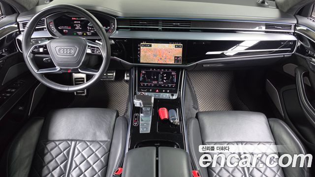 Audi S8 — interior