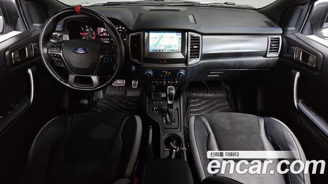 Ford Ranger — interior