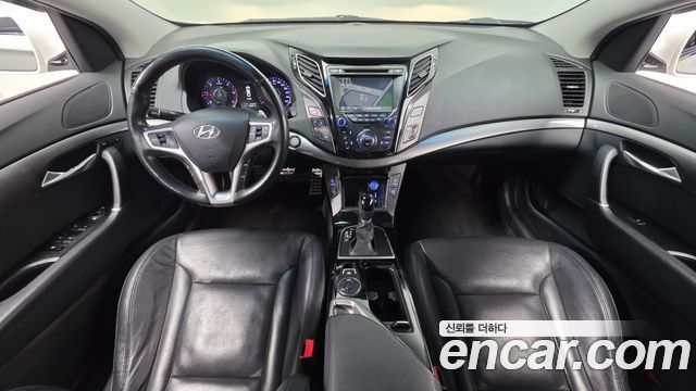Hyundai i40 — interior
