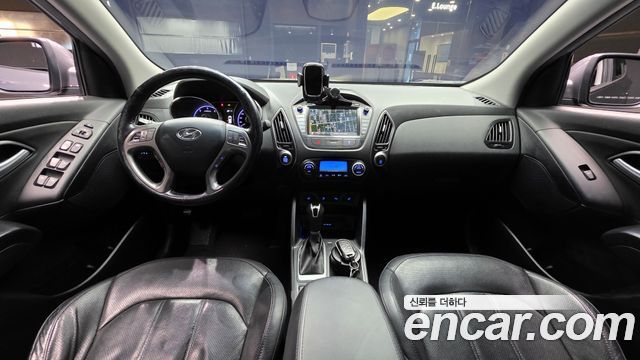 Hyundai Tucson — interior