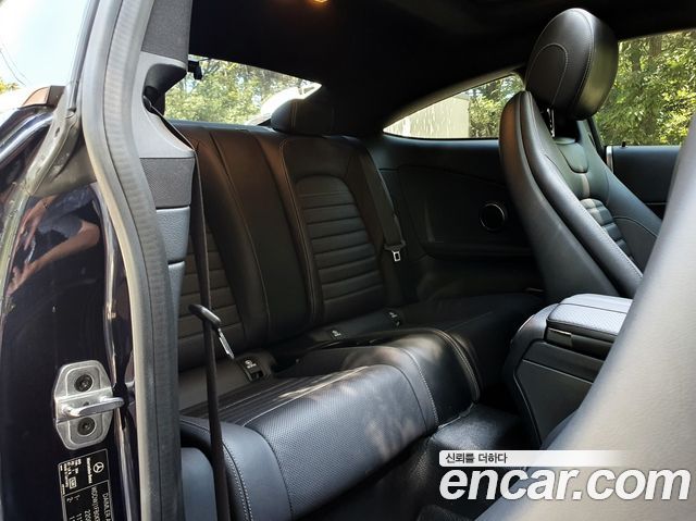 Mercedes-Benz C-Class — interior