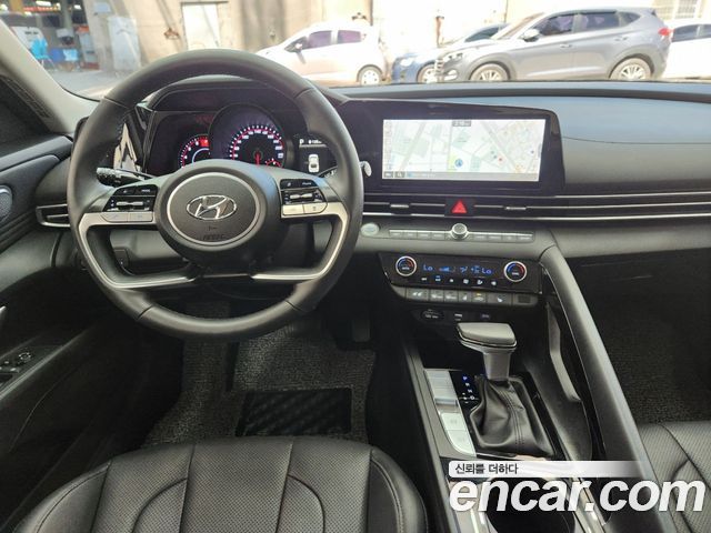 Hyundai Avante — interior