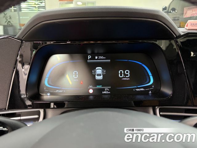 Hyundai Avante — interior
