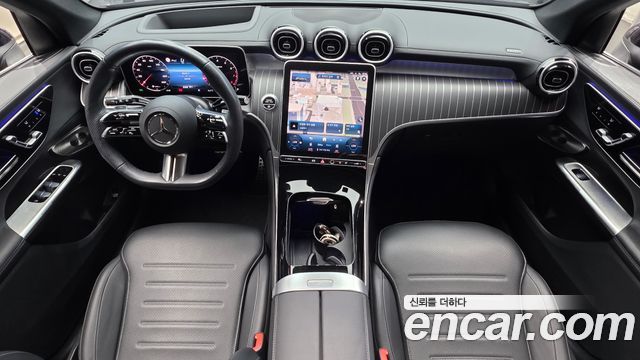 Mercedes-Benz GLC-Class — interior