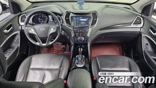 Hyundai Santa Fe — interior