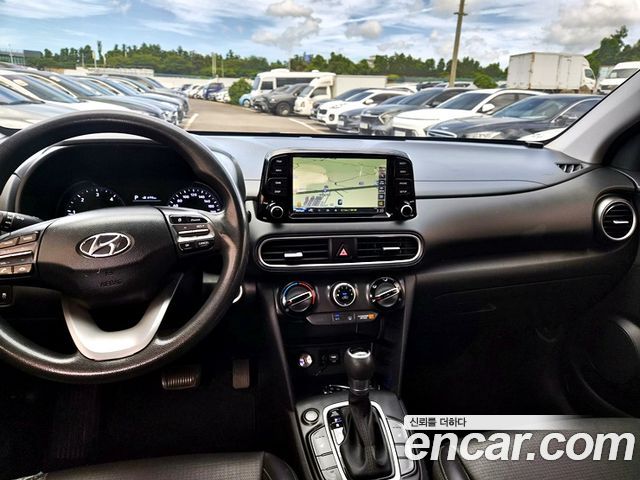 Hyundai Kona — interior