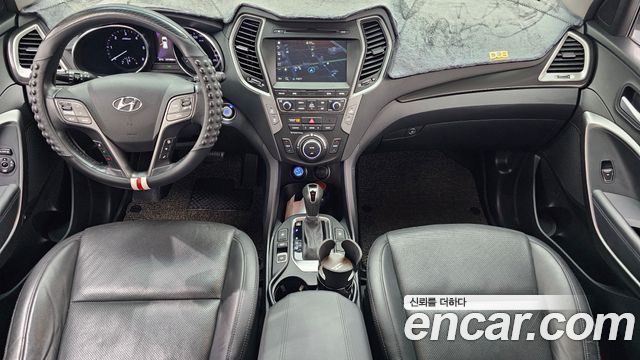 Hyundai Santa Fe — interior