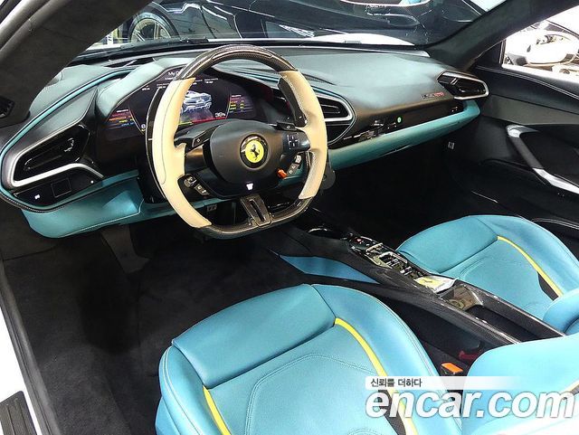 Ferrari 296 — interior