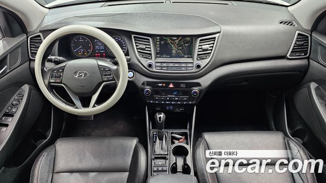 Hyundai Tucson — interior