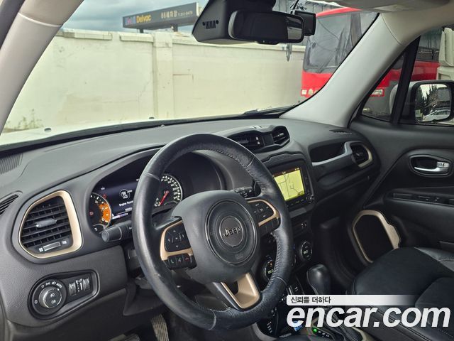 Jeep Renegade — interior