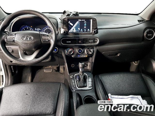 Hyundai Kona — interior