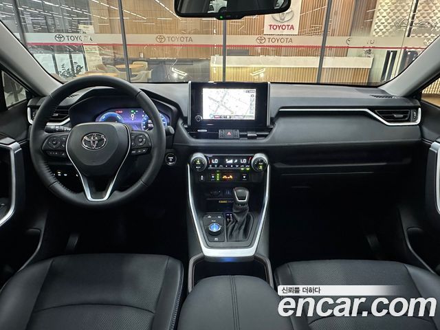 Toyota RAV4 — interior