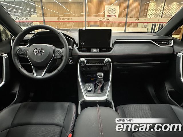 Toyota RAV4 — interior