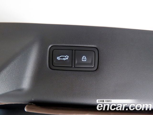 Hyundai Santa Fe — interior