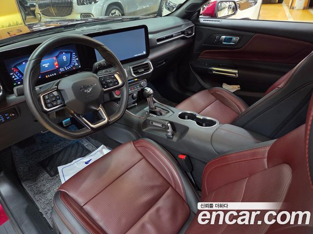 Ford Mustang — interior