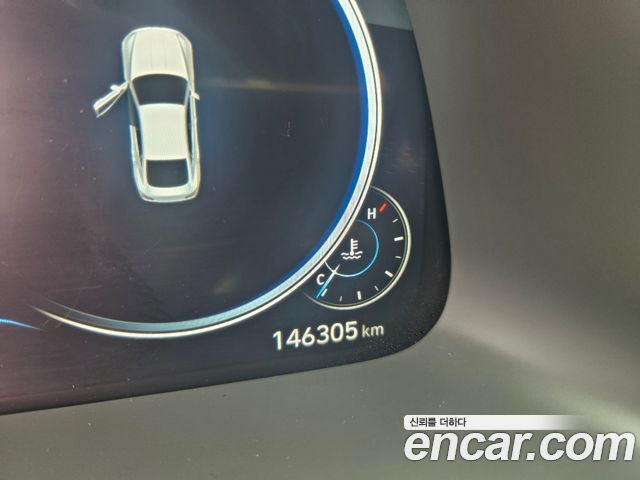 Hyundai Sonata — interior