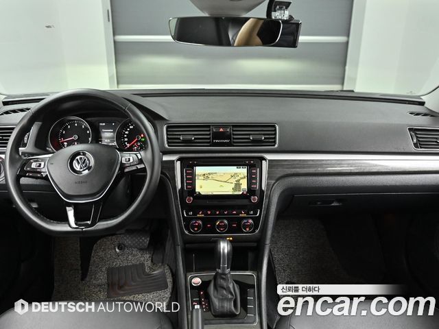 Volkswagen Passat — interior