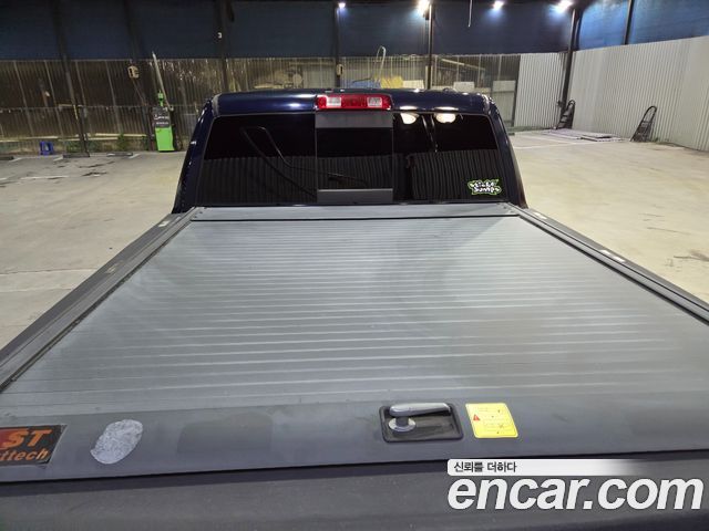 Dodge Ram Pickup — interior