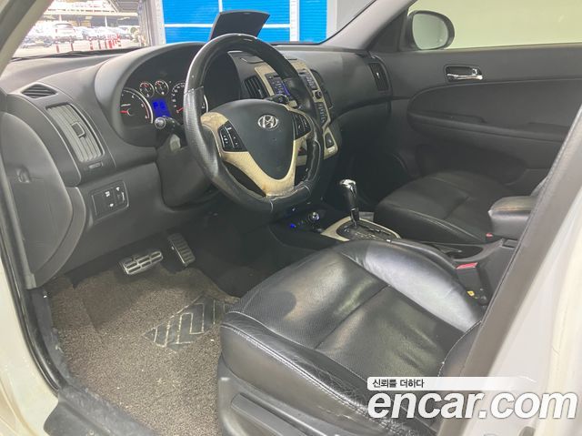 Hyundai i30 — interior