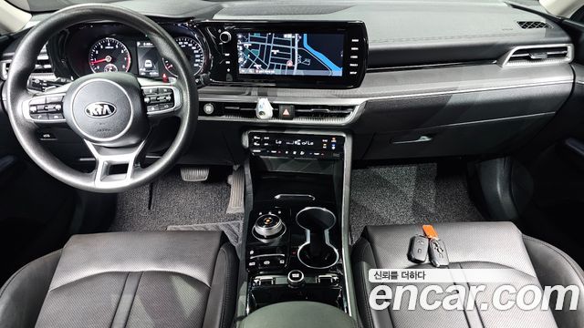 Kia K5 — interior