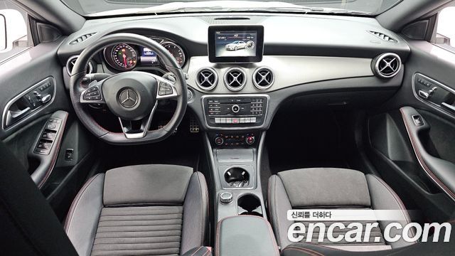 Mercedes-Benz CLA-Class — interior