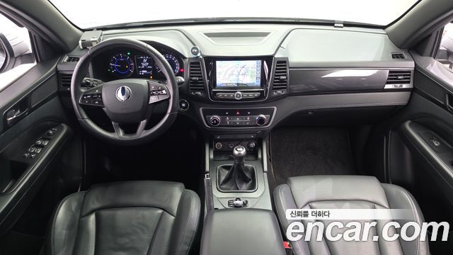 KG Mobility Rexton — interior