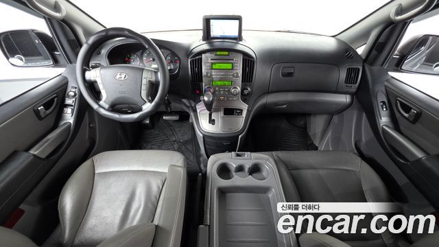 Hyundai Starex — interior