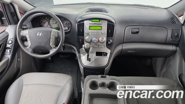 Hyundai Starex — interior