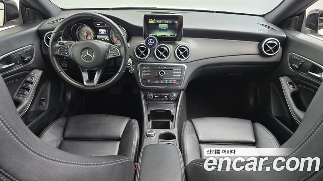 Mercedes-Benz CLA-Class — interior