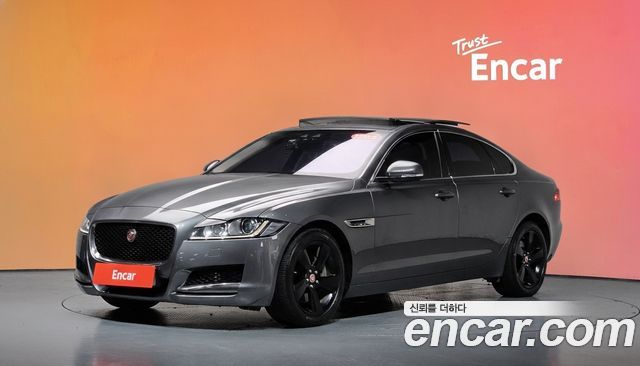 Jaguar XF