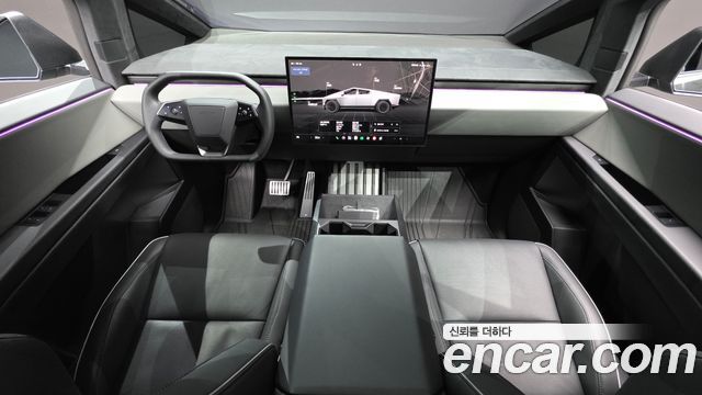 Tesla Cybertruck — interior