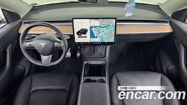 Tesla Model Y — interior
