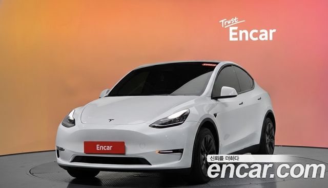 Tesla Model Y — exterior