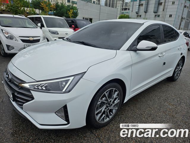 Hyundai Avante — exterior