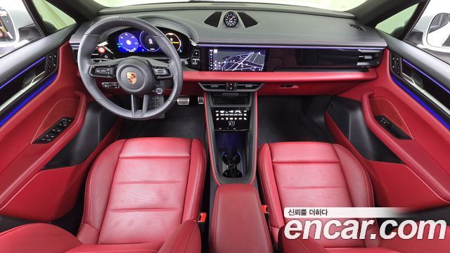 Porsche Macan — interior