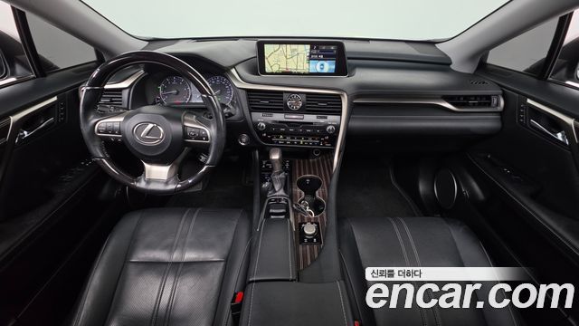 Lexus RX — interior