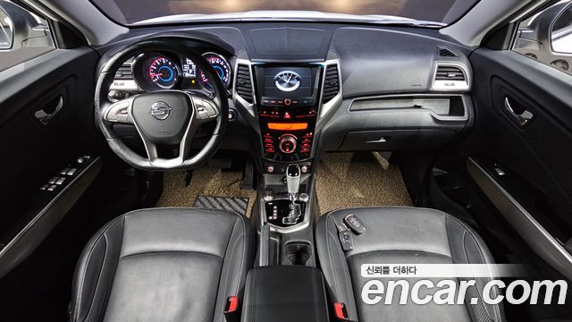 KG Mobility Tivoli — interior