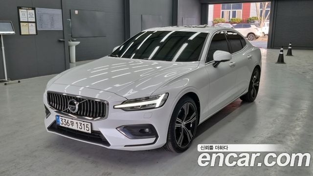Volvo S60 — exterior