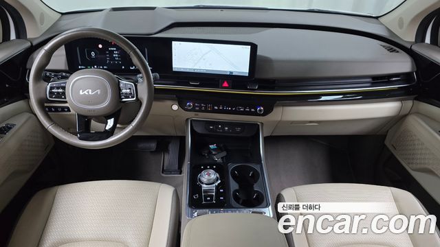 Kia Carnival — interior