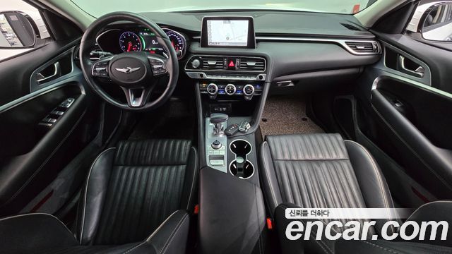 Genesis G70 — interior