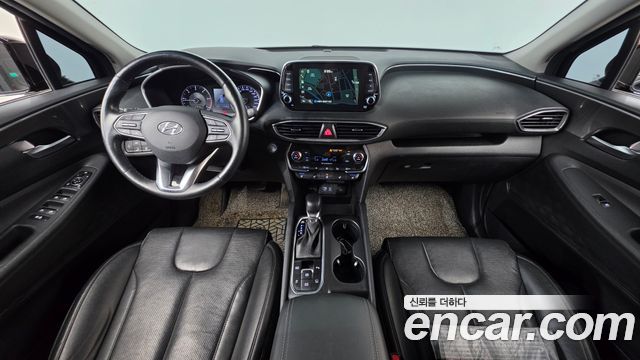 Hyundai Santa Fe — interior