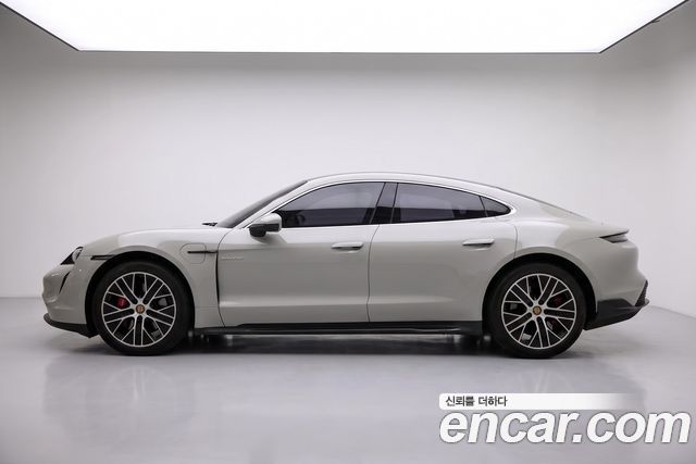 Porsche Taycan — exterior