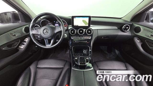 Mercedes-Benz C-Class — interior