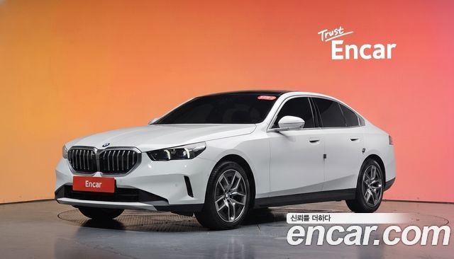 BMW 5 Series — exterior