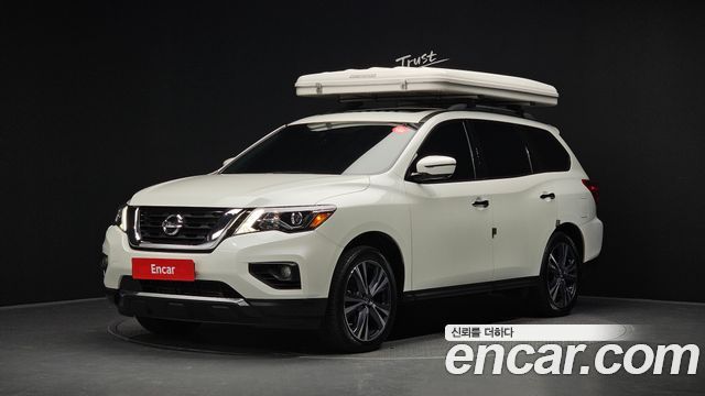 Nissan Pathfinder — exterior