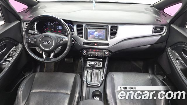 Kia Carens — interior