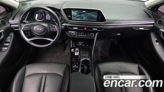Hyundai Sonata — interior